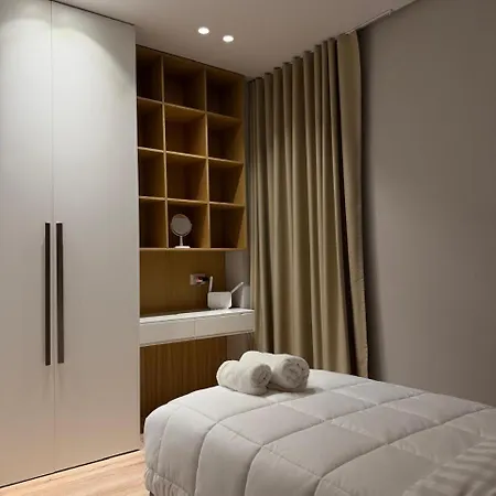 Cozy Near Center With Stylish Design דירה *